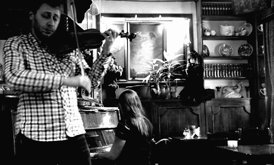 Au Café Marguerite, Etang des Patriarches, Moscou. Novembre 2014 (Photo : André Lange-Médart)