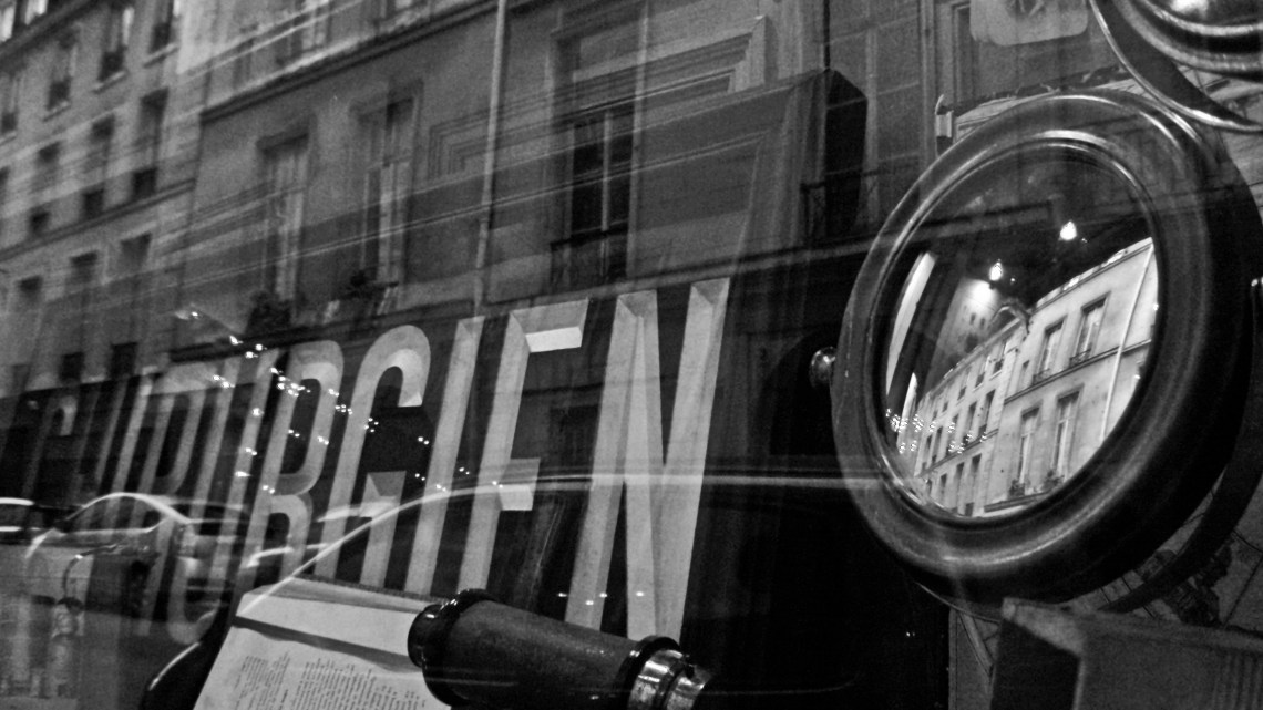 Le miroir et le chirurgien  Photo André Lange-Médart