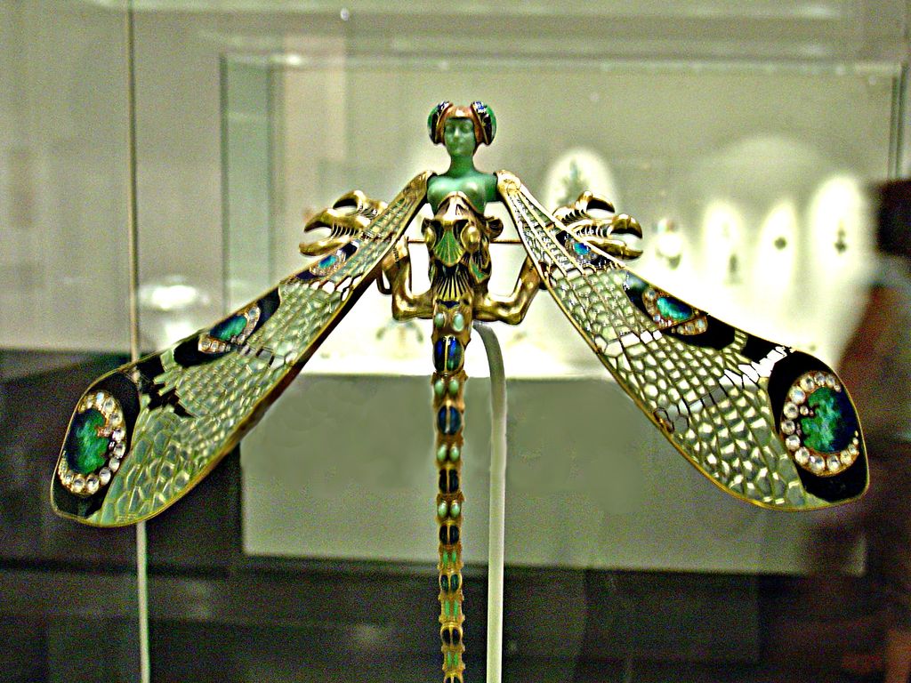Libellule René Lalique. Musée Calouste Gulbenkian, Lisbonne. (Photo : Wikipedia Commons)