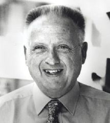  Le Professeur Roger Duchêne, éditeur de la Correspondance de Madame de Sévigné dans La Pléiade.