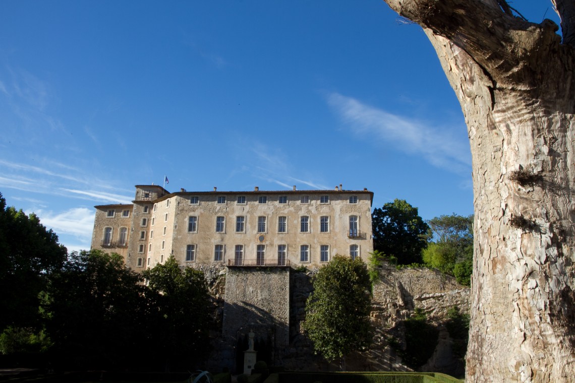 Le château d'Entrecasteaux (juin 2015) Photo André Lange-Médart