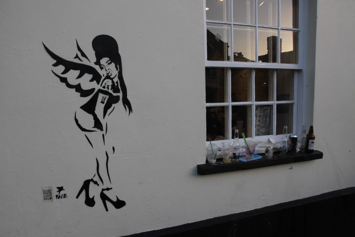 Amy en papillon (Camden, avril 2014). Photo André Lange-Médart