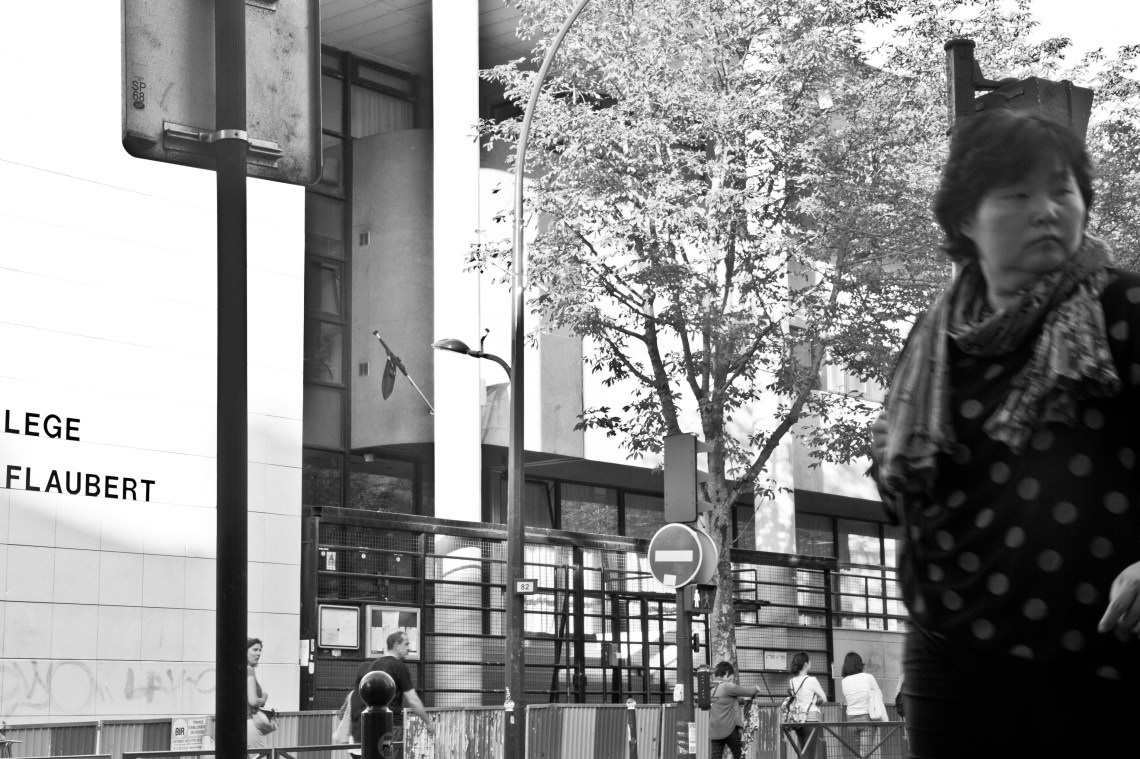 Devant le Collège Gustave Flaubert. Photo n°4. Photo André Lange-Médart