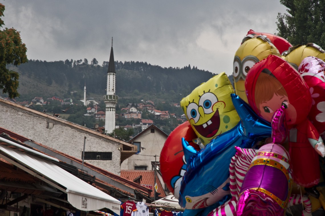 Bob l'éponge et le minaret (Sarajevo, août 2015) Photo André Lange-Médart