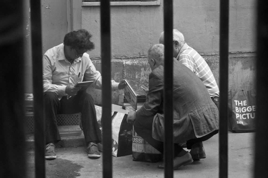 Changeurs de livres, rue de l'Hirondelle (juillet 2015) Photo André Lange-Médart