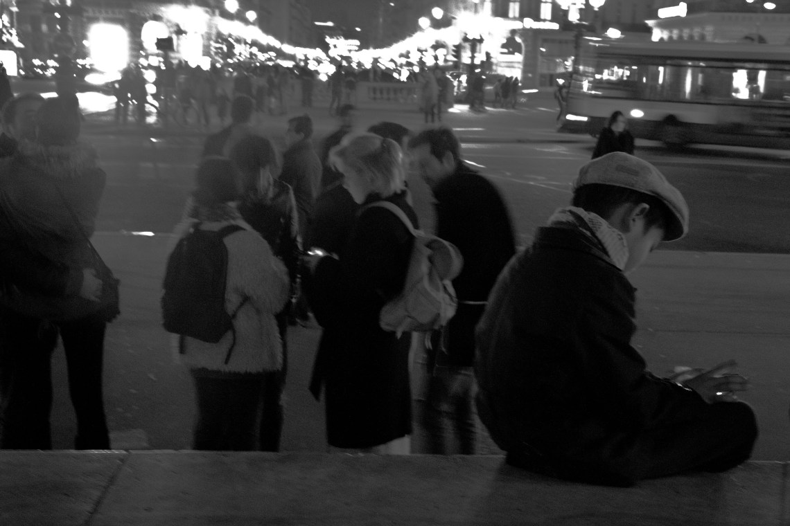 Place de l'Opéra, avant "Le Pierrot lunaire" (Photo : André Lange-Médart).