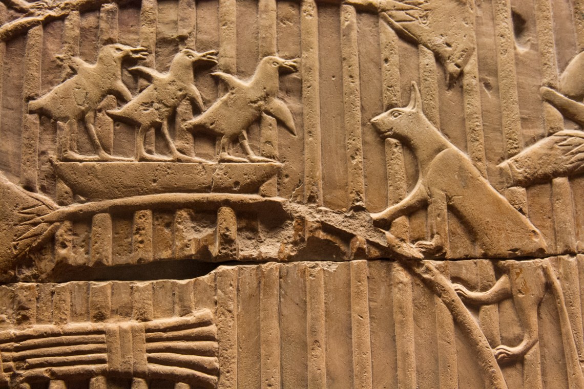 Chat égyptien traquant des terroristes (Musée du Vatican) Photo : André Lange-Médart