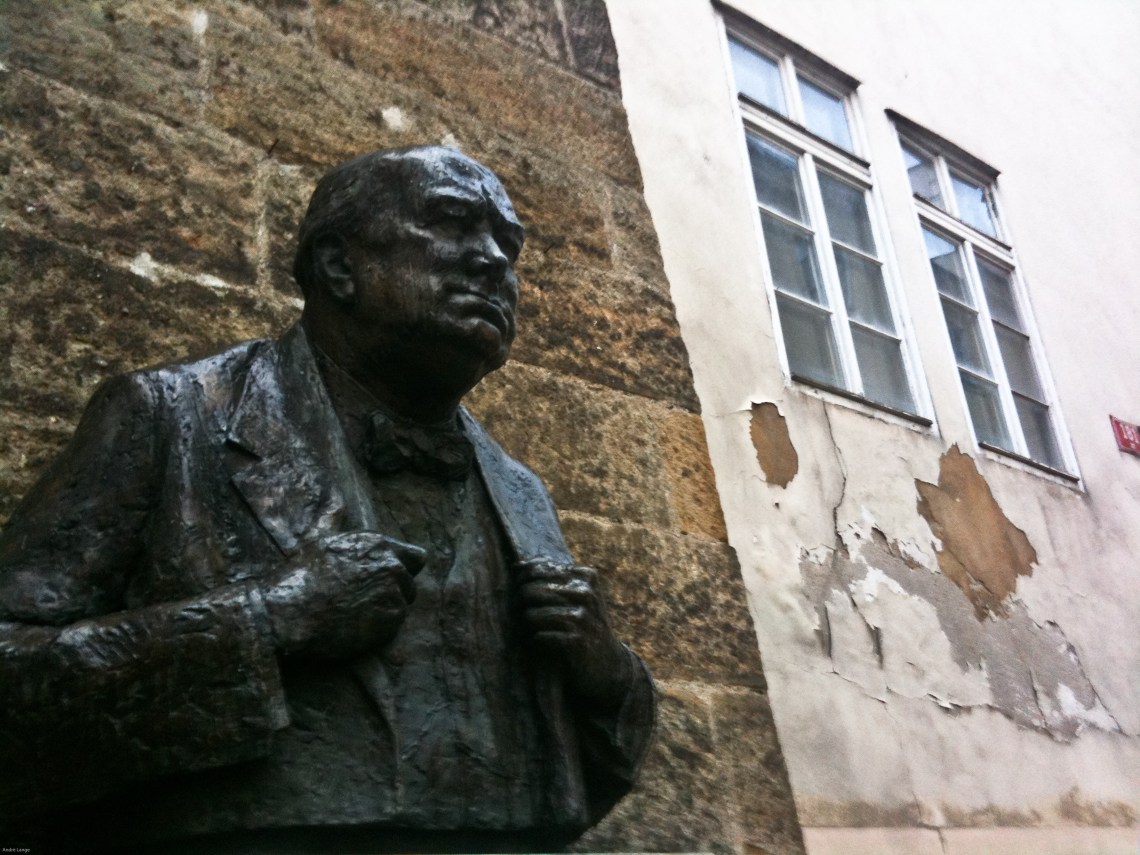 Buste de Churchill (Prague, octobre 2009). Photo André Lange-Médart